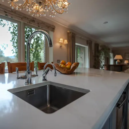 Luxury Tinakilly